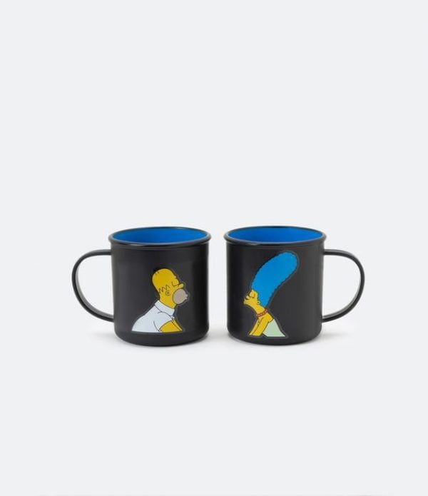 Caneca em Plástico com Estampa Homer e Marge Simpsons